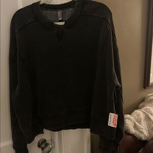 New with Tags Free People Movement Cropped Intercept Sweatshirt in Black XL